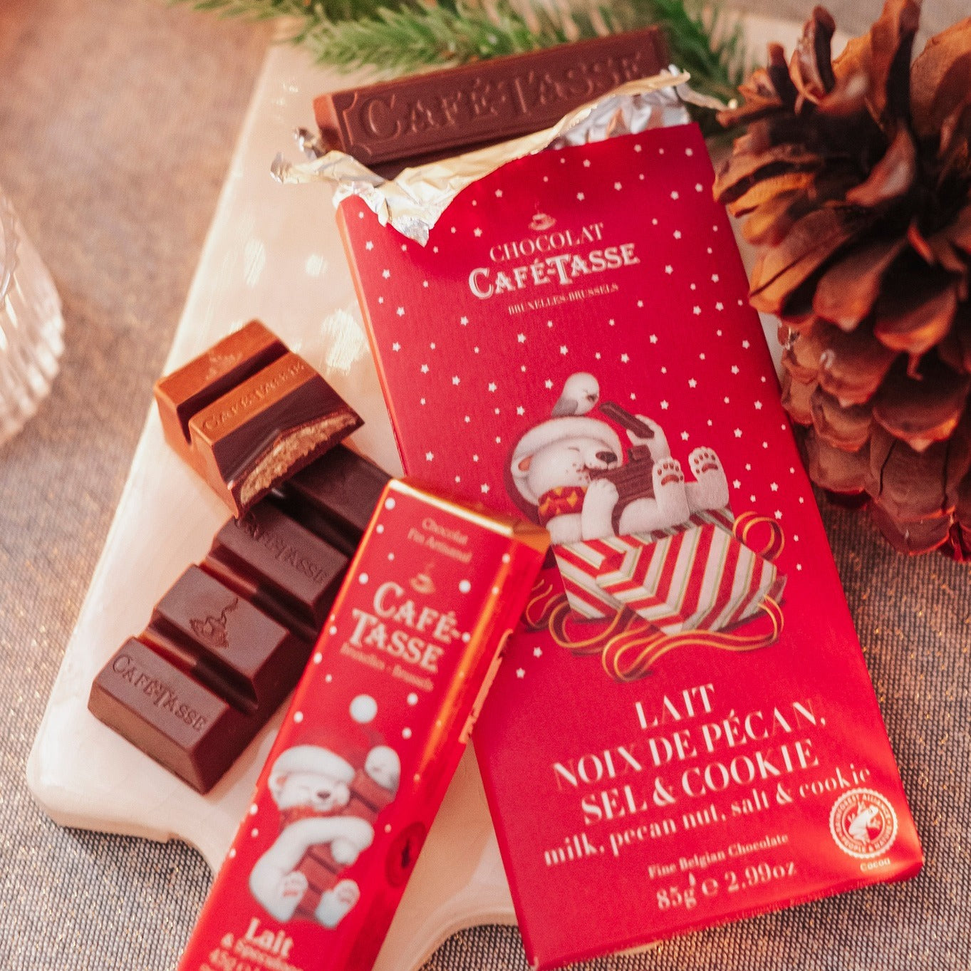 Tablette de chocolat au lait noix de pécan crispy sel édition Noël - Café Tasse
