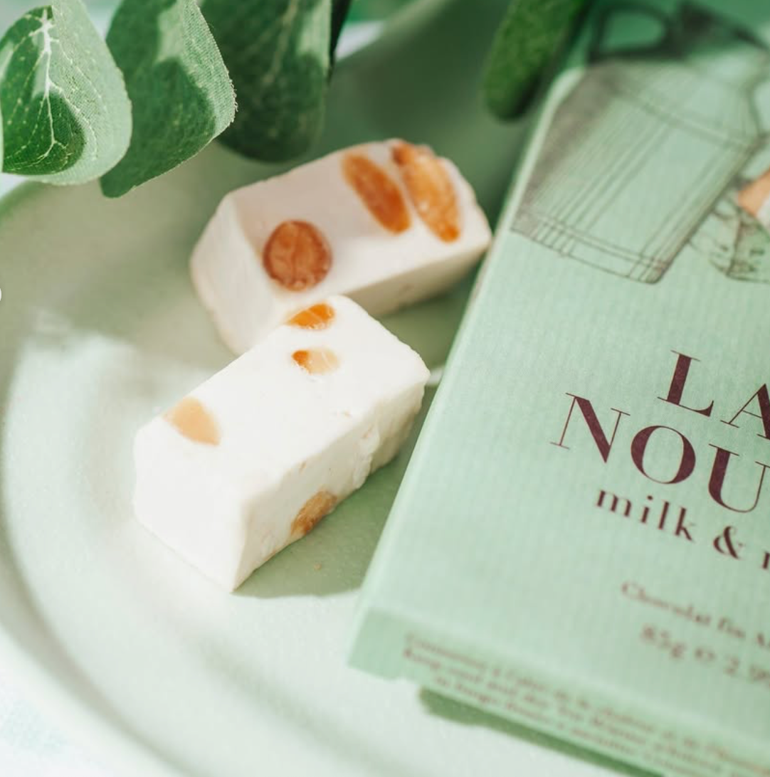 Tablette de chocolat au lait et nougat - Café Tasse