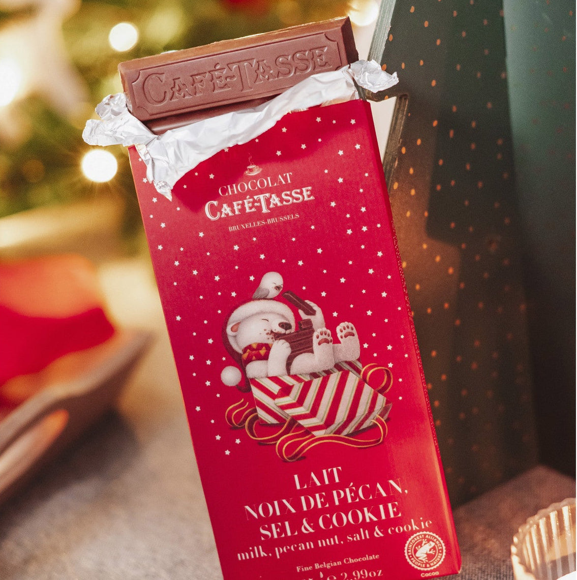 Tablette de chocolat au lait noix de pécan crispy sel - édition Noël Café Tasse